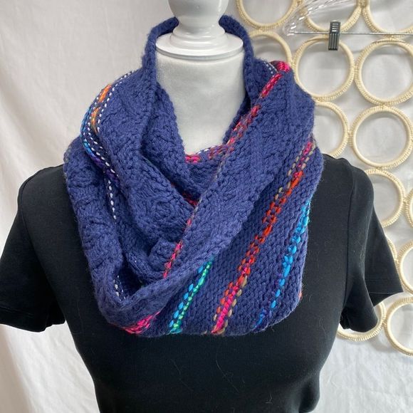 Steve Madden scarf - Picture 3 of 6